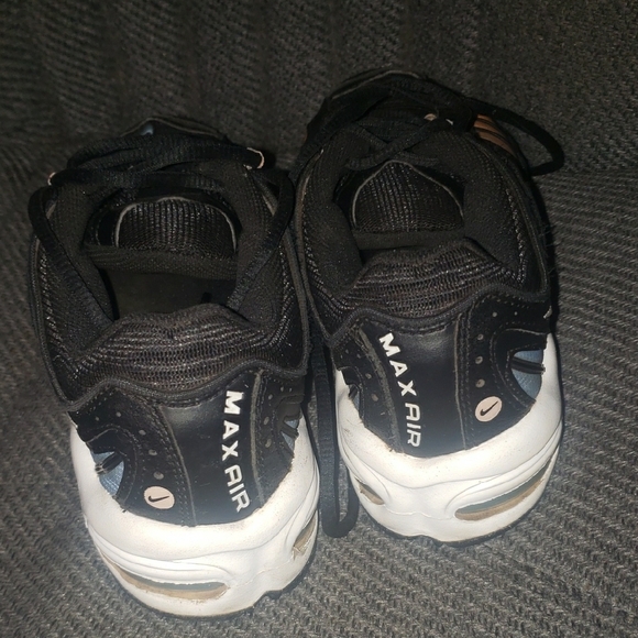 Nike Vapormax - Picture 6 of 11